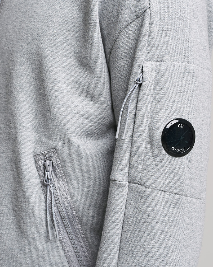 Men | Sweaters & Knitwear | C.P. Company | Diagonal Raised Fleece Half Zip Lens Sweatshirt Grey Mel
