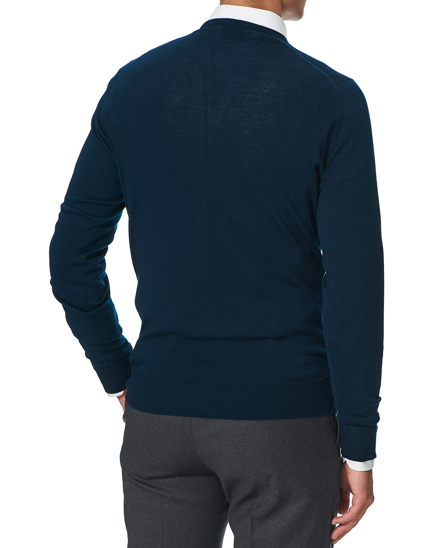 Men | Sweaters & Knitwear | John Smedley | Lundy Extra Fine Merino Crew Neck Orion Green