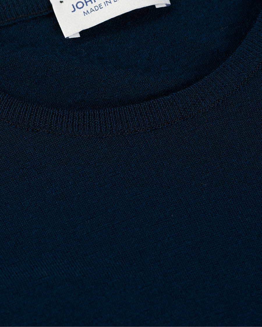 Men | Sweaters & Knitwear | John Smedley | Lundy Extra Fine Merino Crew Neck Orion Green