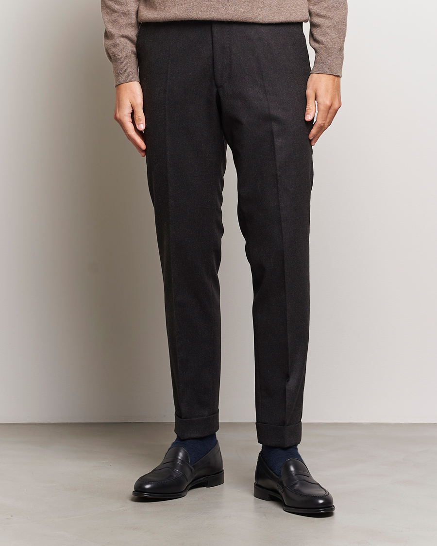 Men | Flannel Trousers | Oscar Jacobson | Denz Turn Up Flannel Trousers Brown
