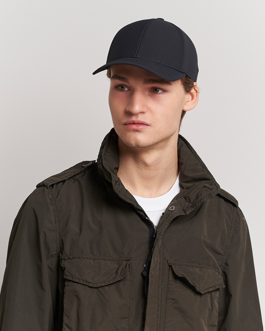 Men | Hats & Caps | Varsity Headwear | Active Tech Cap Black