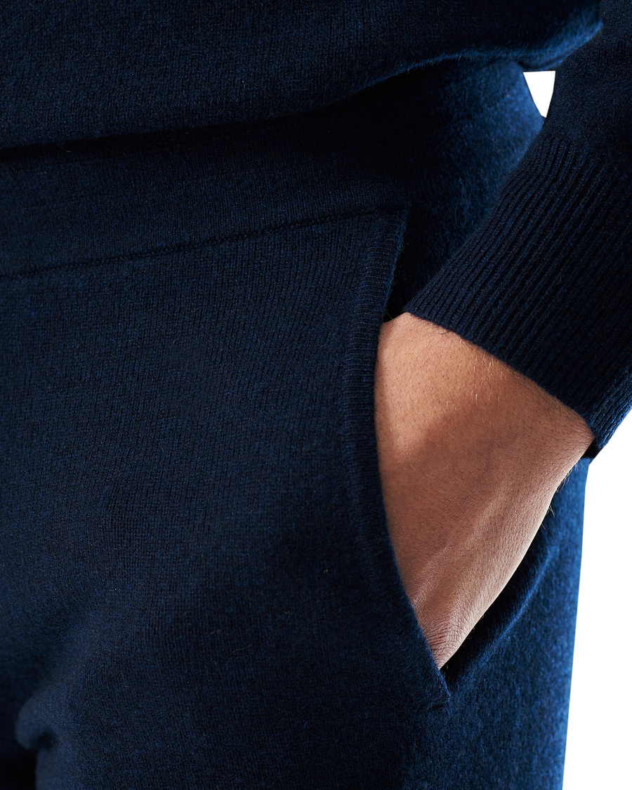 Men | Trousers | People's Republic of Cashmere | Cashmere Sweatpants Navy