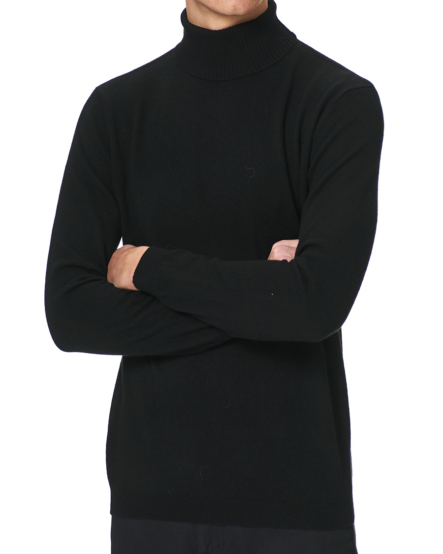 Men | Celebrate New Year's Eve in style | People's Republic of Cashmere | Cashmere Turtleneck Black