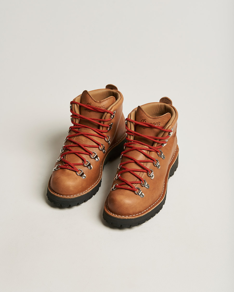 Men | Handmade Shoes | Danner | Mountain Light GORE-TEX Boot Cascade Clovis