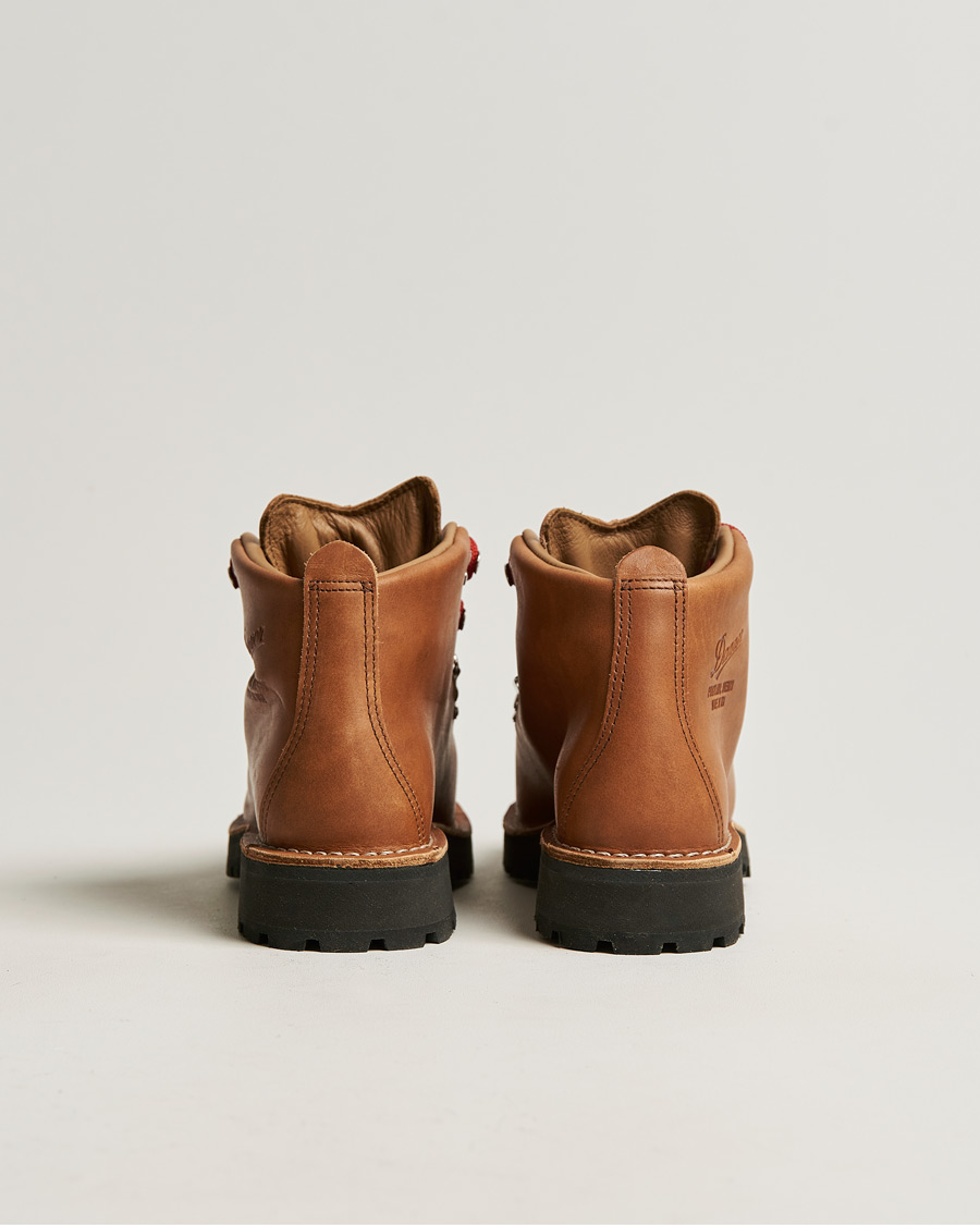 Men | Boots | Danner | Mountain Light GORE-TEX Boot Cascade Clovis