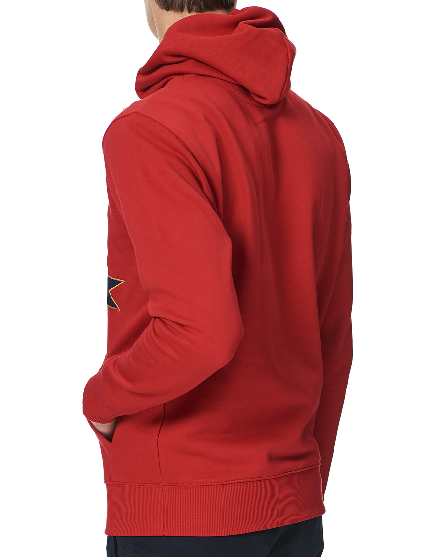 Men | Sweaters & Knitwear | GANT | Banner Shield Hoodie Equestrian Red