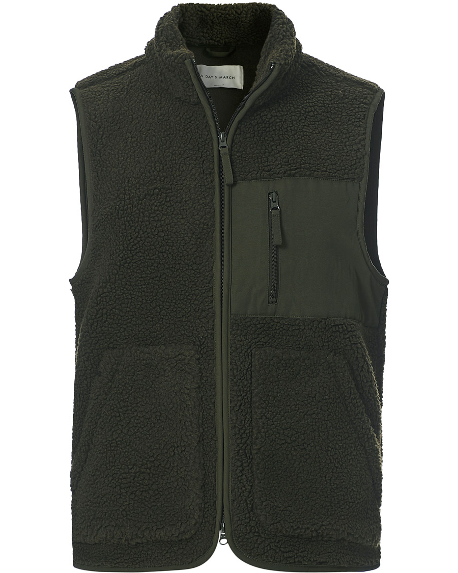 Men | Sweaters & Knitwear | A Day's March | Arvån Recycled Fleece Vest Olive