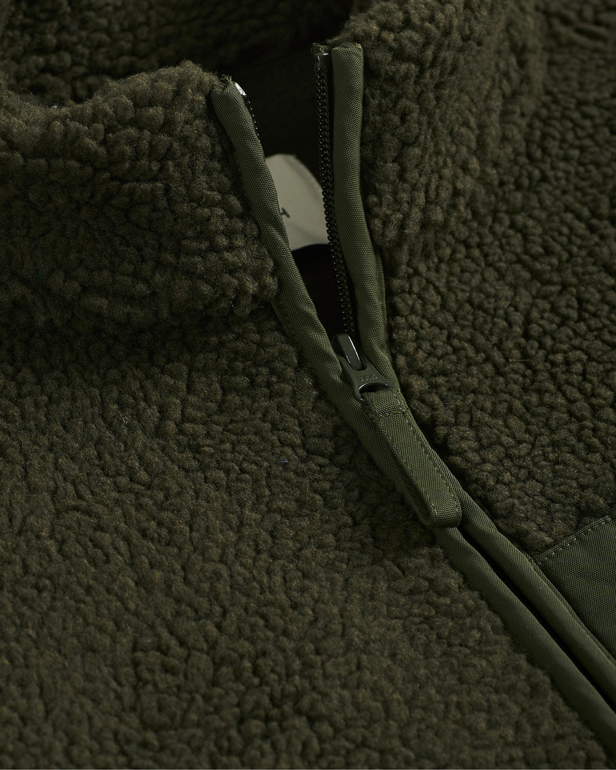 Men | Sweaters & Knitwear | A Day's March | Arvån Recycled Fleece Vest Olive