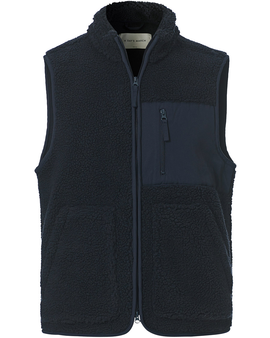 Men | Recycled Menswear | A Day's March | Arvån Recycled Fleece Vest Navy