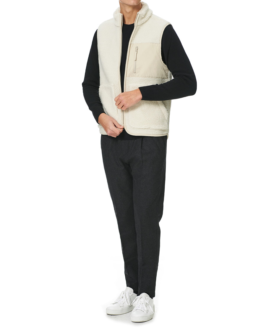 Men | Gifts | A Day's March | Arvån Recycled Fleece Vest Off White