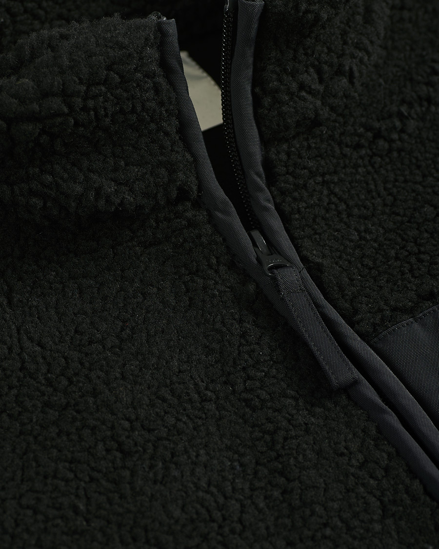 Men | Sweaters & Knitwear | A Day's March | Arvån Recycled Fleece Vest Black