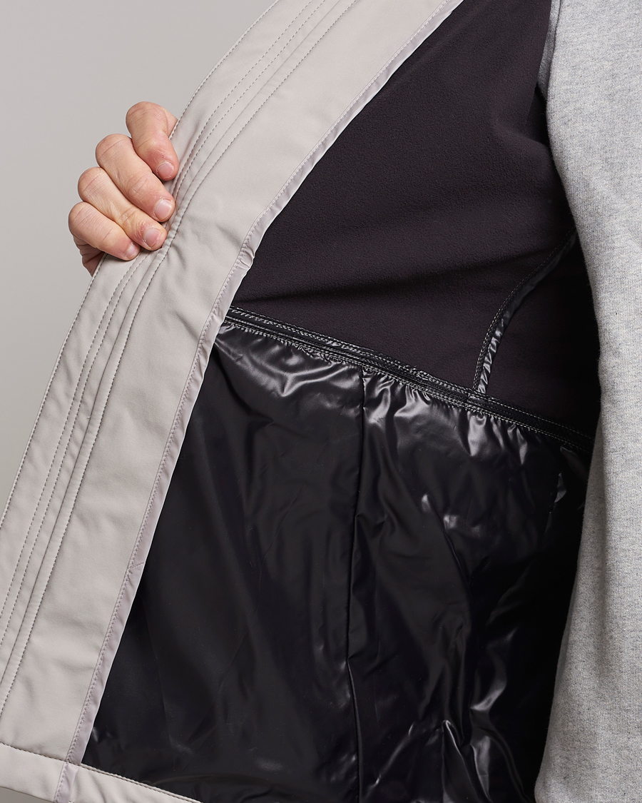 Men | Coats & Jackets | Canada Goose | Hybridge Weyburn Hoody Limestone