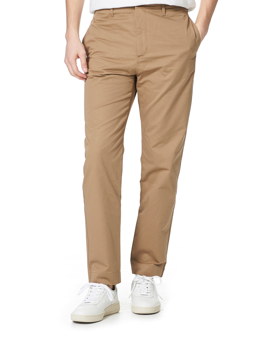Men | Trousers | Filippa K | Flynn Cotton Chino  Dark Khaki