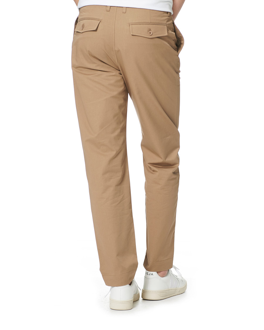 Men | Trousers | Filippa K | Flynn Cotton Chino  Dark Khaki