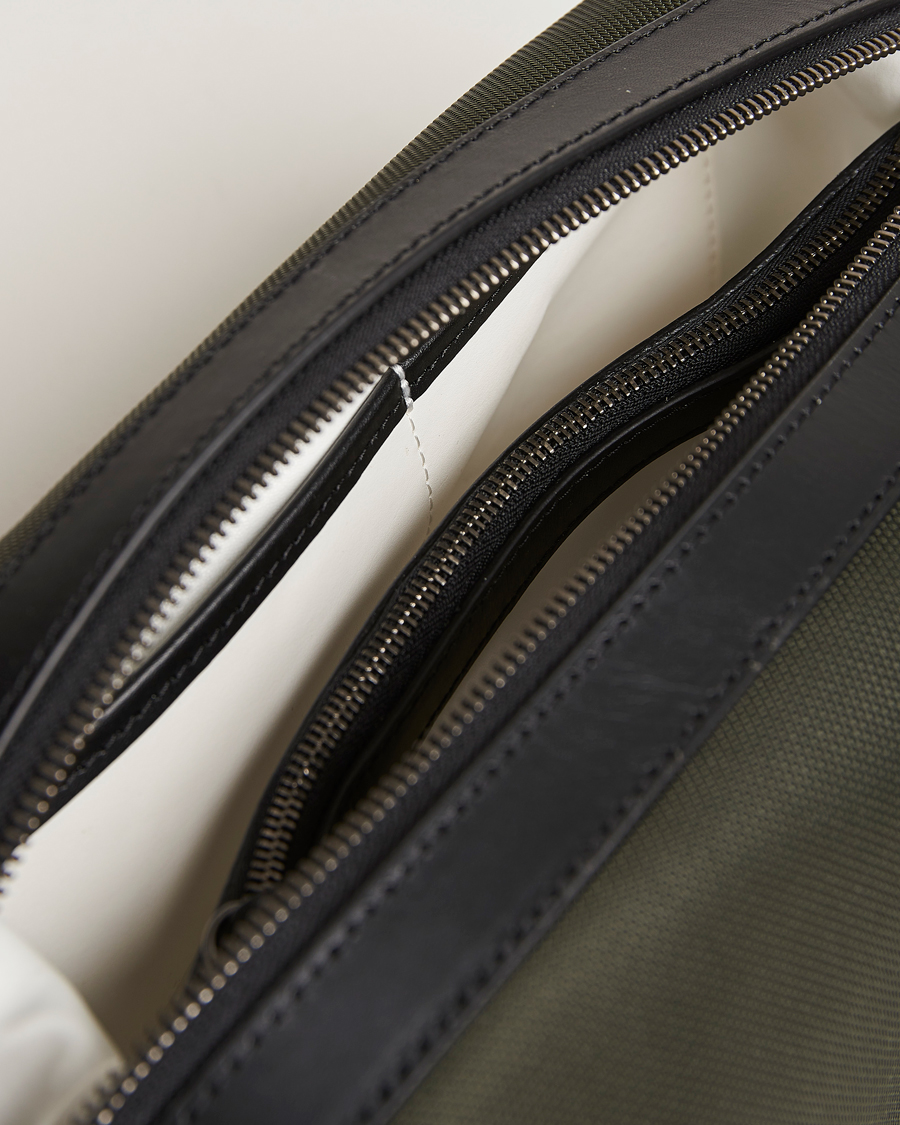 Men | Mismo M/S Nylon Washbag Skagerrak/Black | Mismo | M/S Nylon Washbag Skagerrak/Black
