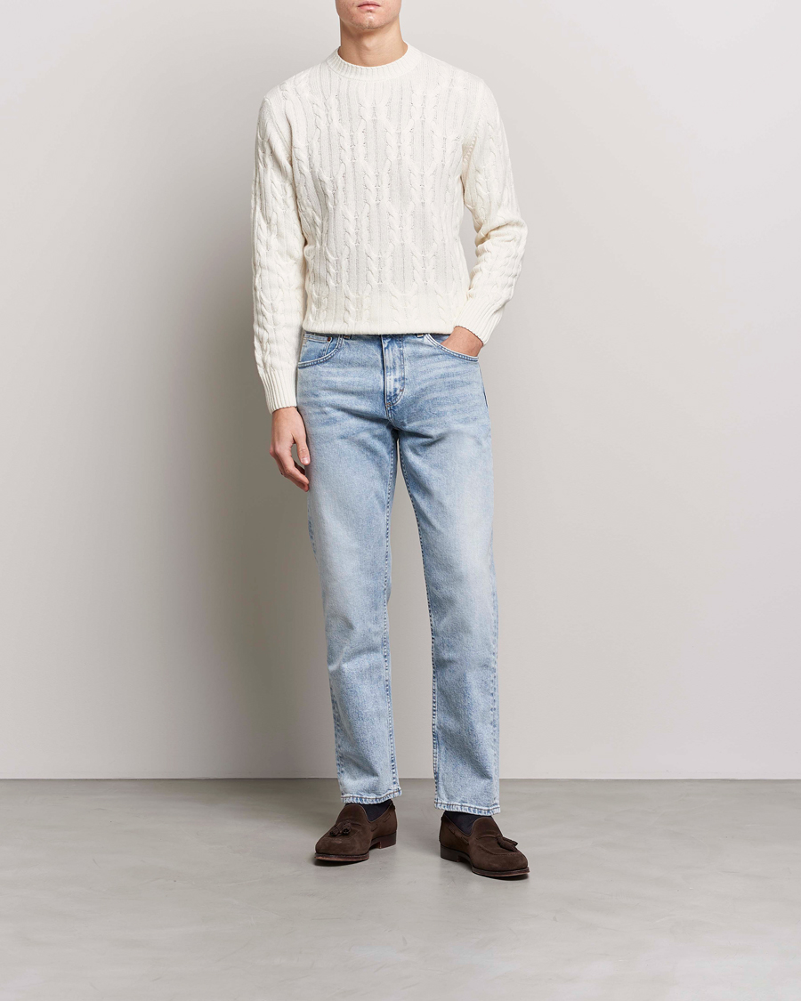 Men |  | Oscar Jacobson | Johan Straight Fit Cotton Stretch Jeans Light Wash