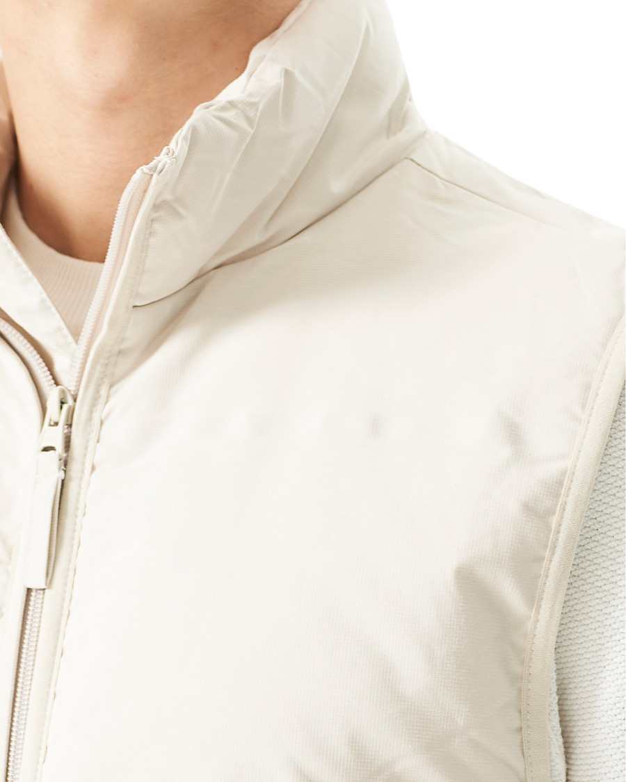 Men | Coats & Jackets | A Day's March | Makalu Down Vest Sand