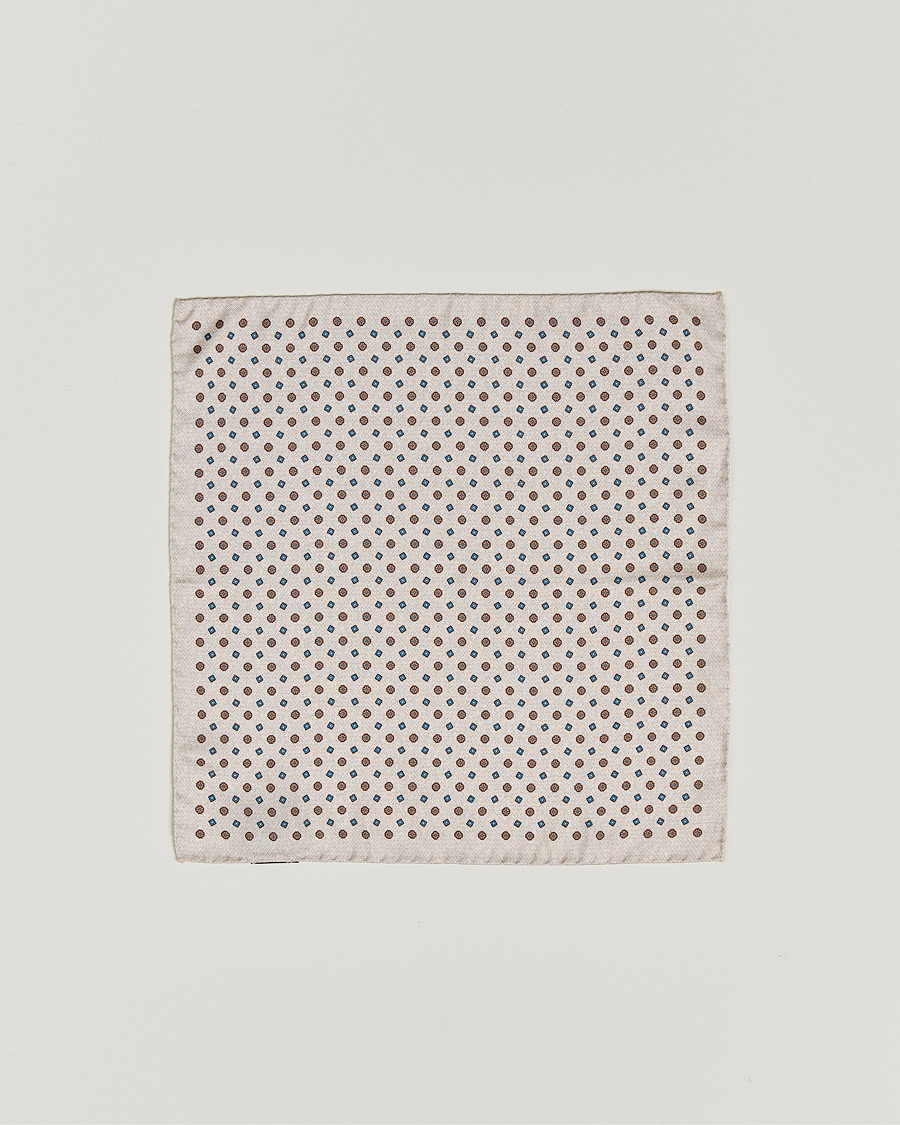 Men |  | Amanda Christensen | Silk Oxford Printed Flower Pocket Square Beige