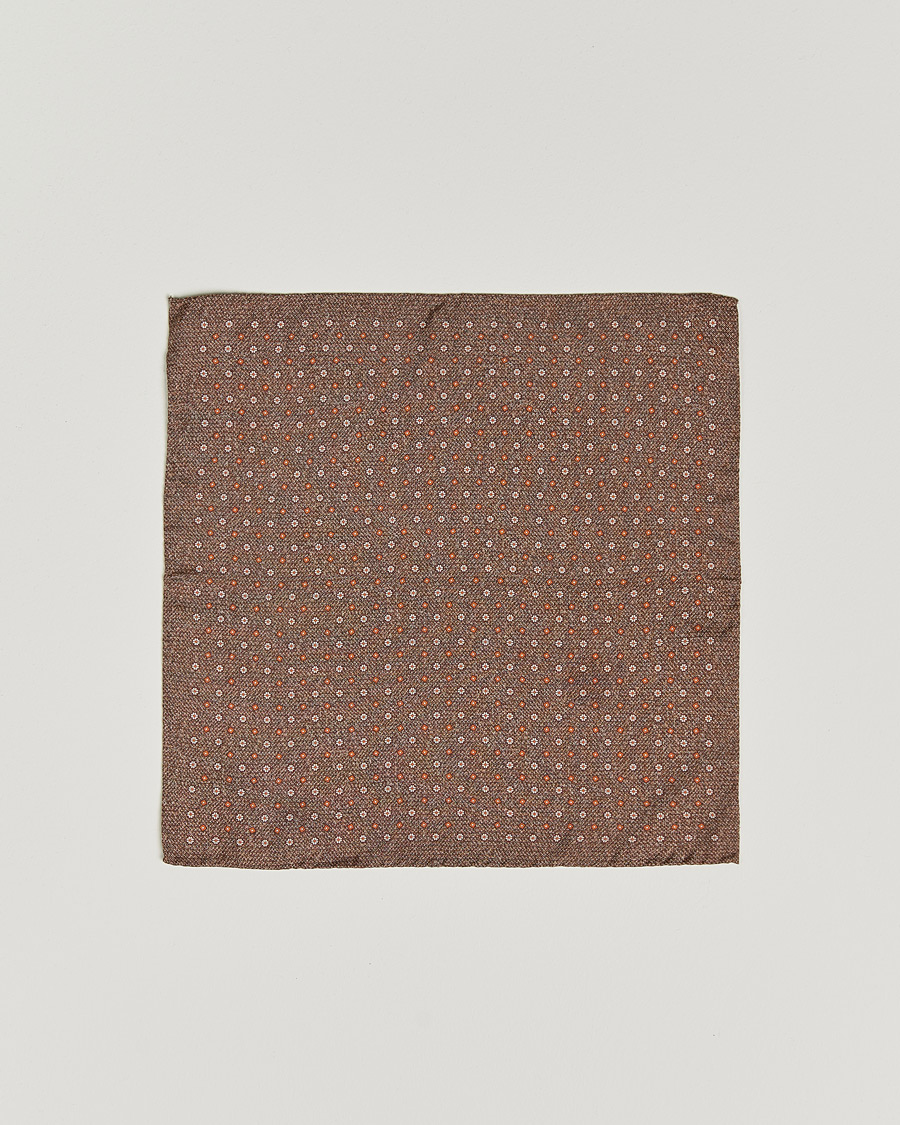 Men | Amanda Christensen Silk Oxford Printed Flower Pocket Square Brown | Amanda Christensen | Silk Oxford Printed Flower Pocket Square Brown