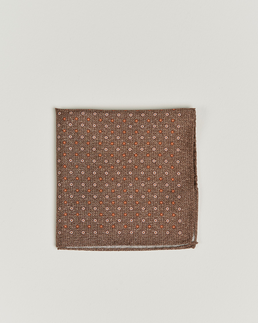Men | Amanda Christensen Silk Oxford Printed Flower Pocket Square Brown | Amanda Christensen | Silk Oxford Printed Flower Pocket Square Brown