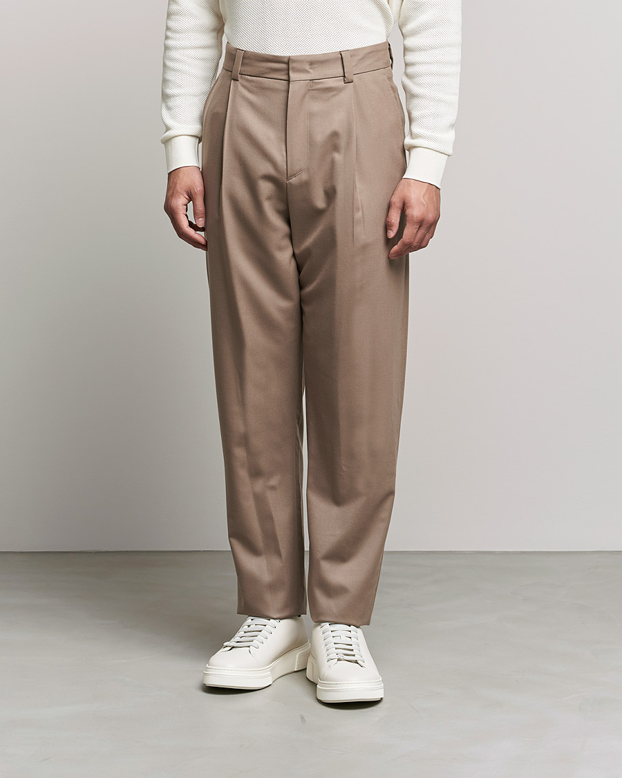 Men | Quiet Luxury | Giorgio Armani | Tapered Pleated Flannel Trousers Beige