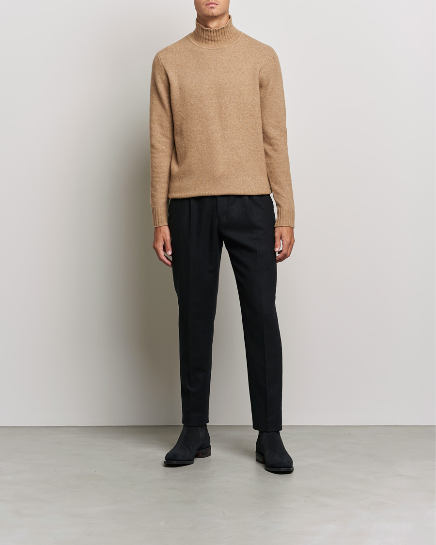 Men | Sweaters & Knitwear | J.Lindeberg | Orian Wool Blend Turtleneck Tiger Brown