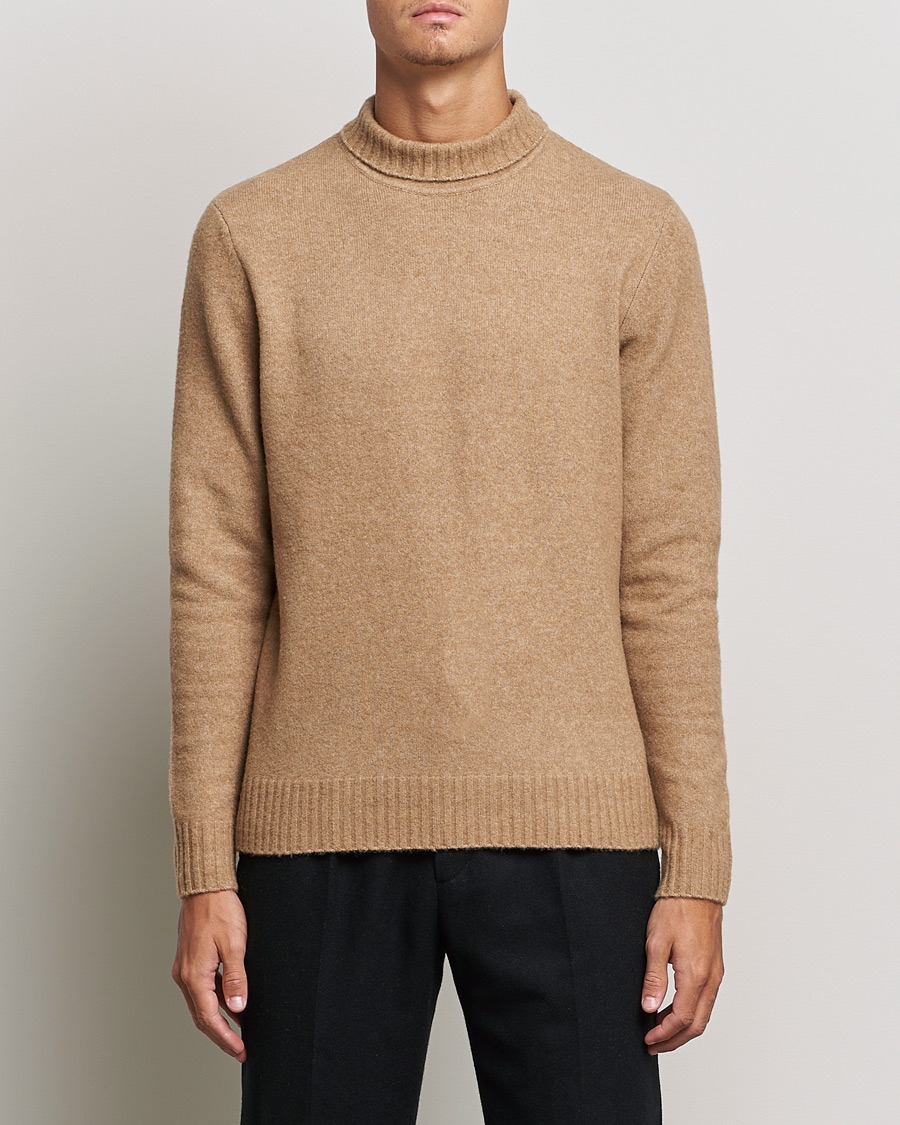 Men | Sweaters & Knitwear | J.Lindeberg | Orian Wool Blend Turtleneck Tiger Brown