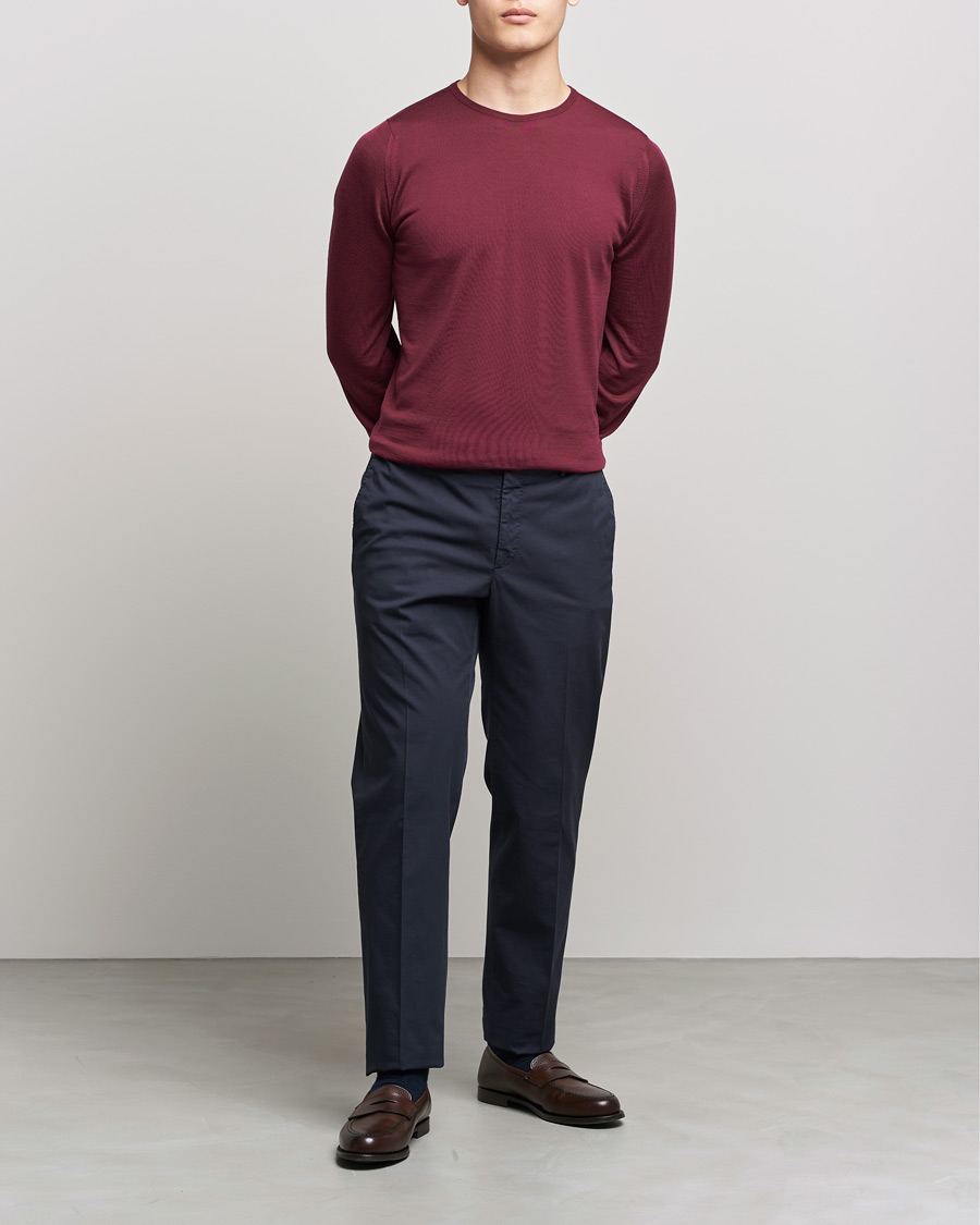 Men | Sweaters & Knitwear | John Smedley | Lundy Extra Fine Merino Crew Neck Bordeaux