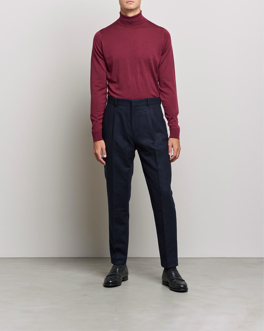 Men | Sweaters & Knitwear | John Smedley | Cherwell Extra Fine Merino Rollneck Bordeaux