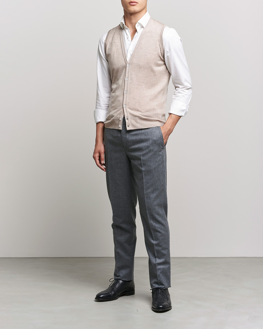 Men | Sweaters & Knitwear | John Smedley | Huntswood Slim Fit Waistcoat Soft Fawn
