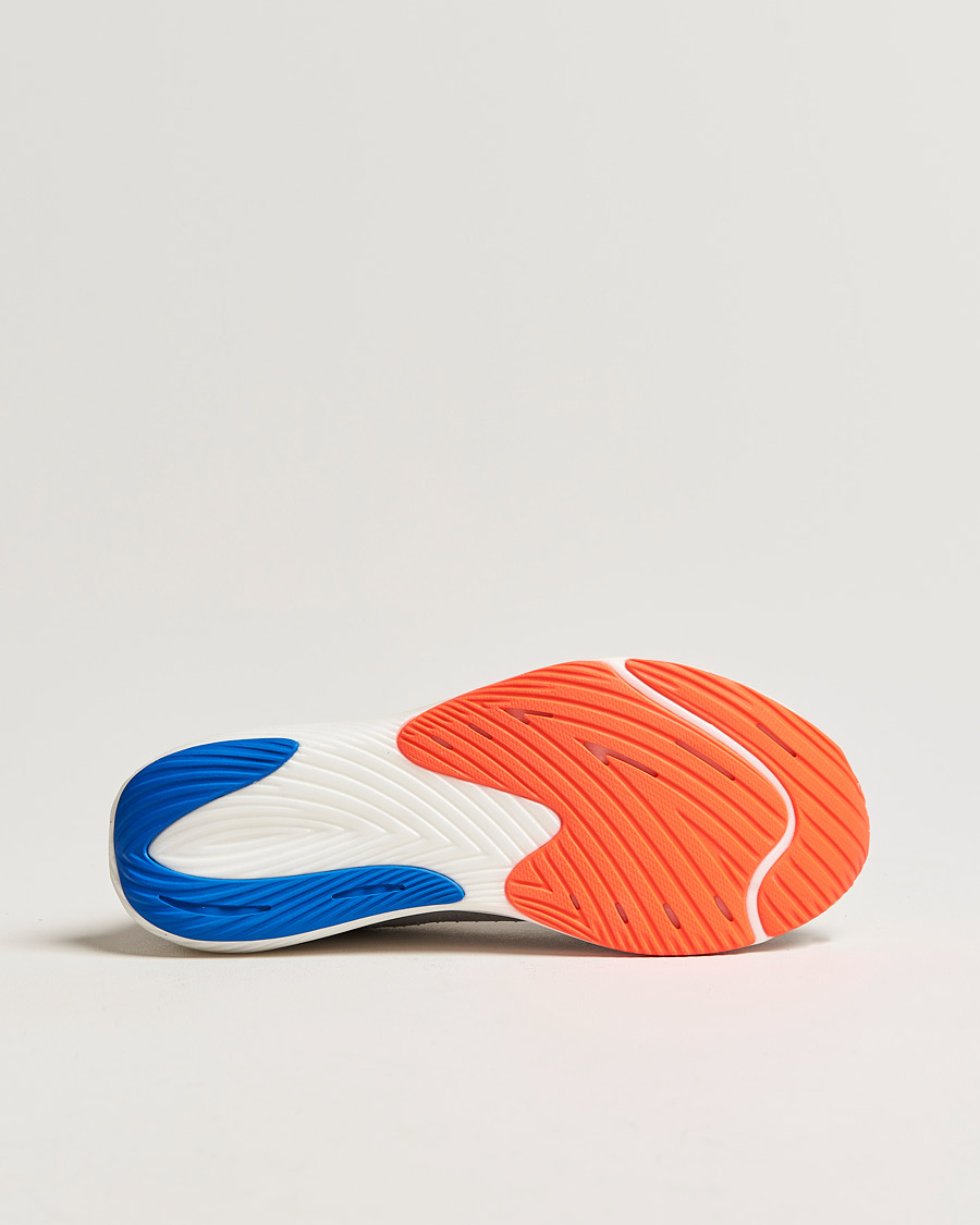 Men | New Balance Running FuelCell Rebel v3 Light Aluminium | New Balance Running | FuelCell Rebel v3 Light Aluminium