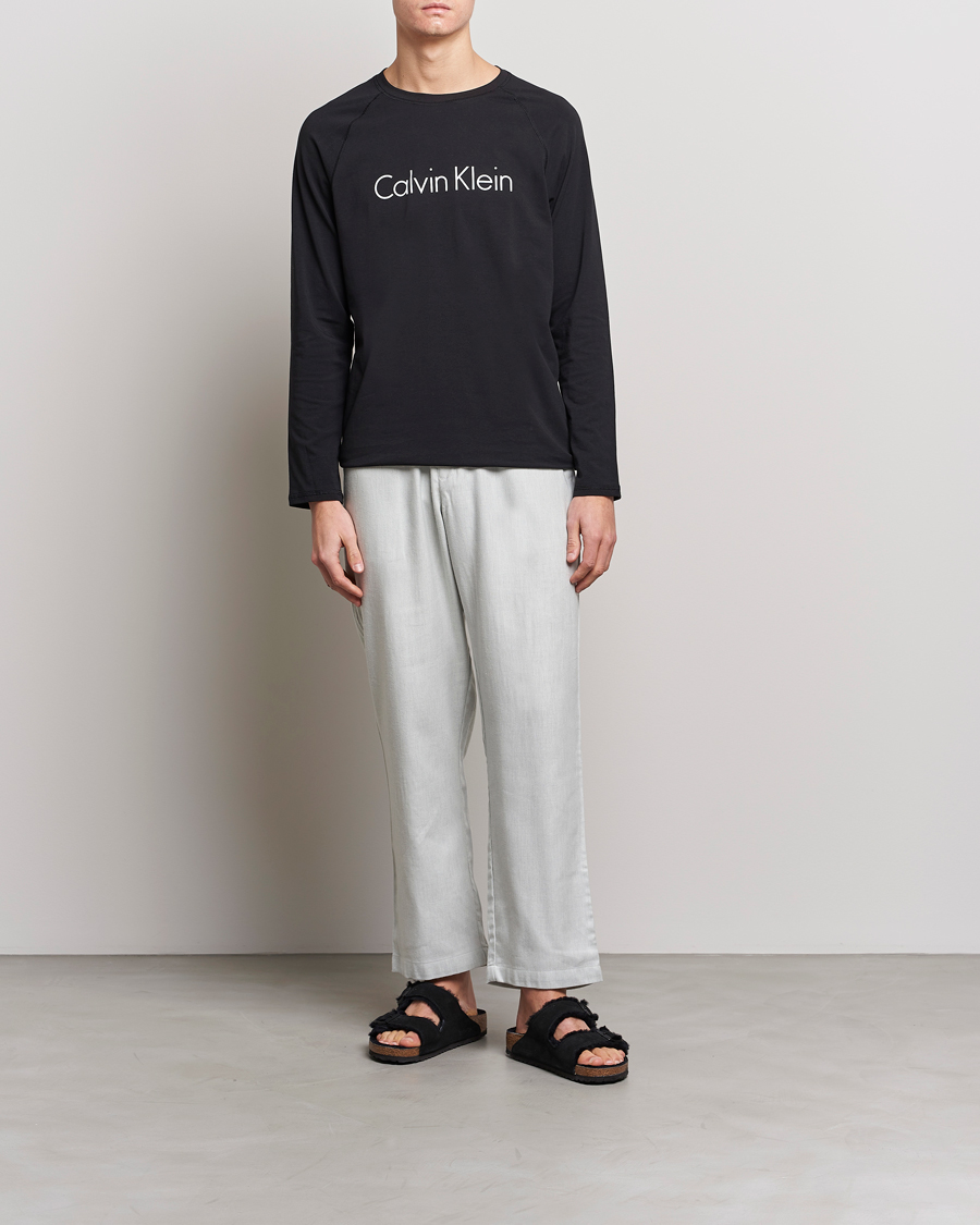 Men | Pyjamas & Robes | Calvin Klein | Logo Long Sleeve Pyjama Set Black/White