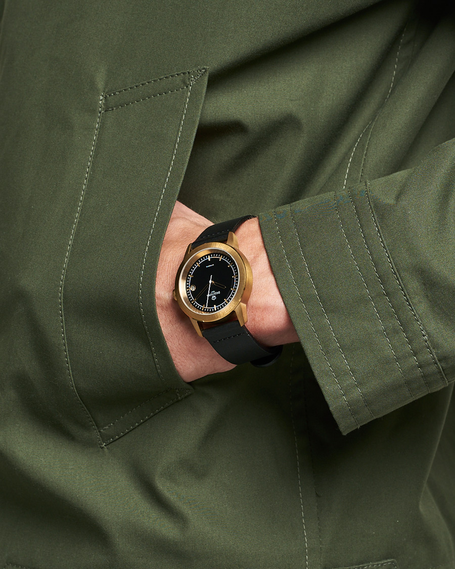 Men | Fine watches | Skultuna | 37mm Automatic Brass Black Dail