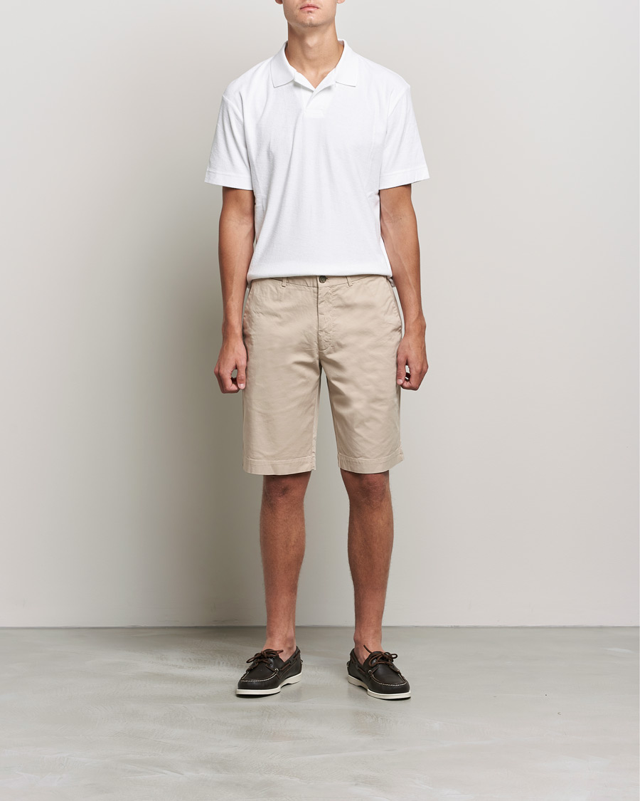 Men | Shorts | Sunspel | Cotton Chino Shorts Light Stone