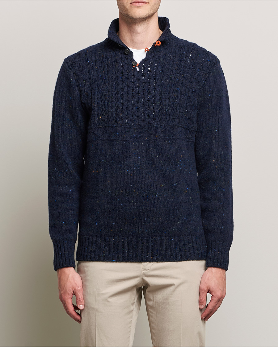 Men | Sweaters & Knitwear | Inis Meáin | Wool/Cashmere Máirtín Beag Galánta Button Neck Navy