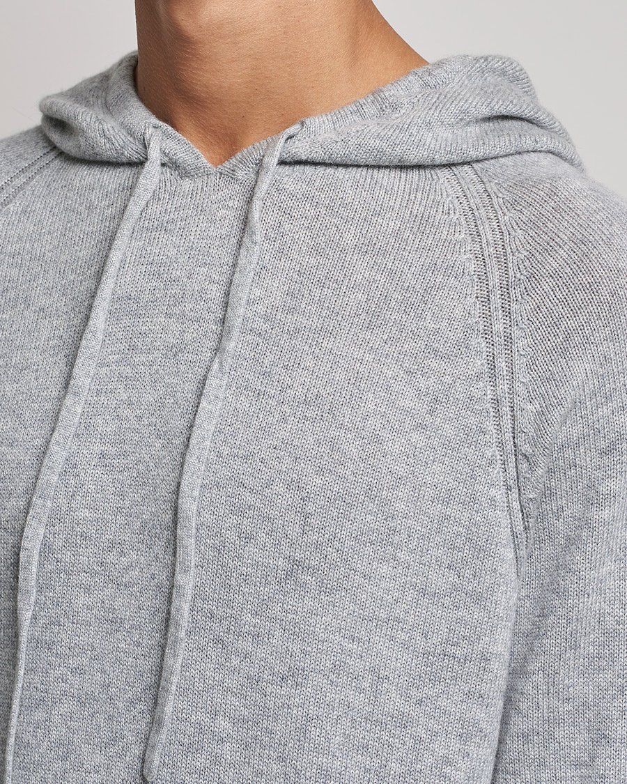 Men | Sweaters & Knitwear | Johnstons of Elgin | Seamless Cashmere Hoodie Silver