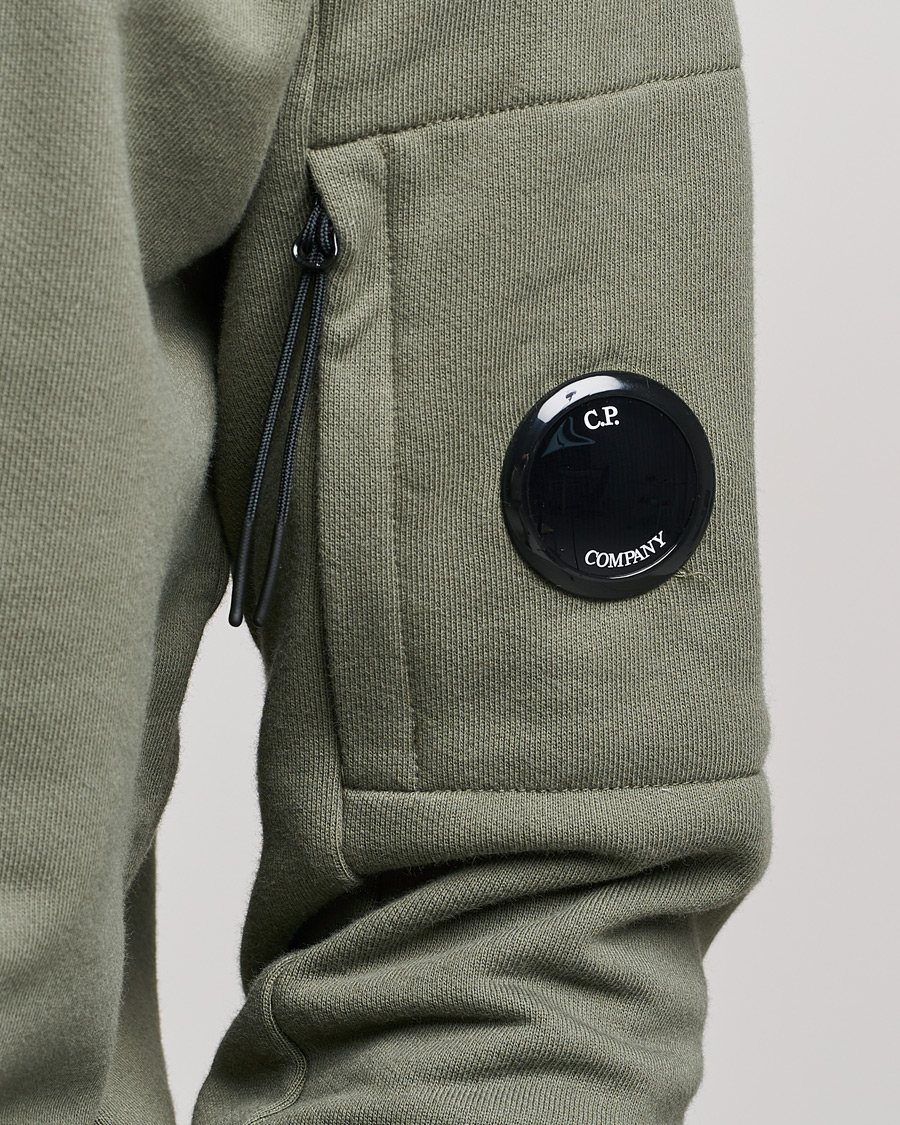 Men | Sweaters & Knitwear | C.P. Company | Diagonal Raised Fleece Lens Sweatshirt Green