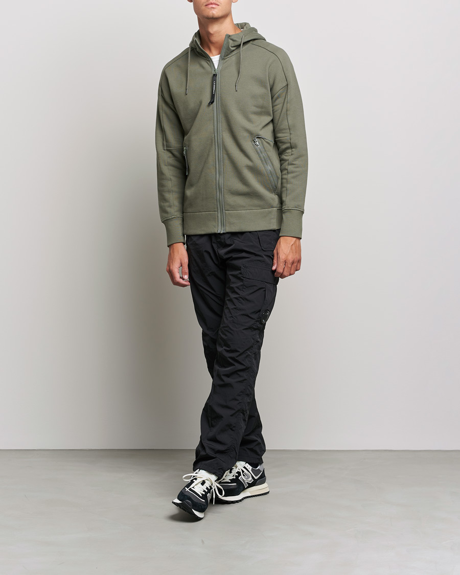 Men | Sweaters & Knitwear | C.P. Company | Diagonal Raised Fleece Full Zip Goggle Hoodie Green