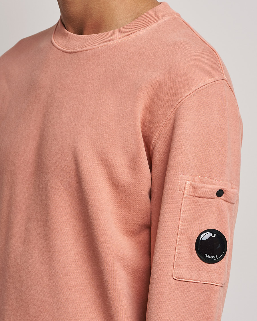 Men | Sweaters & Knitwear | C.P. Company | Brushed Emerized Diagonal Fleece Sweat Peach