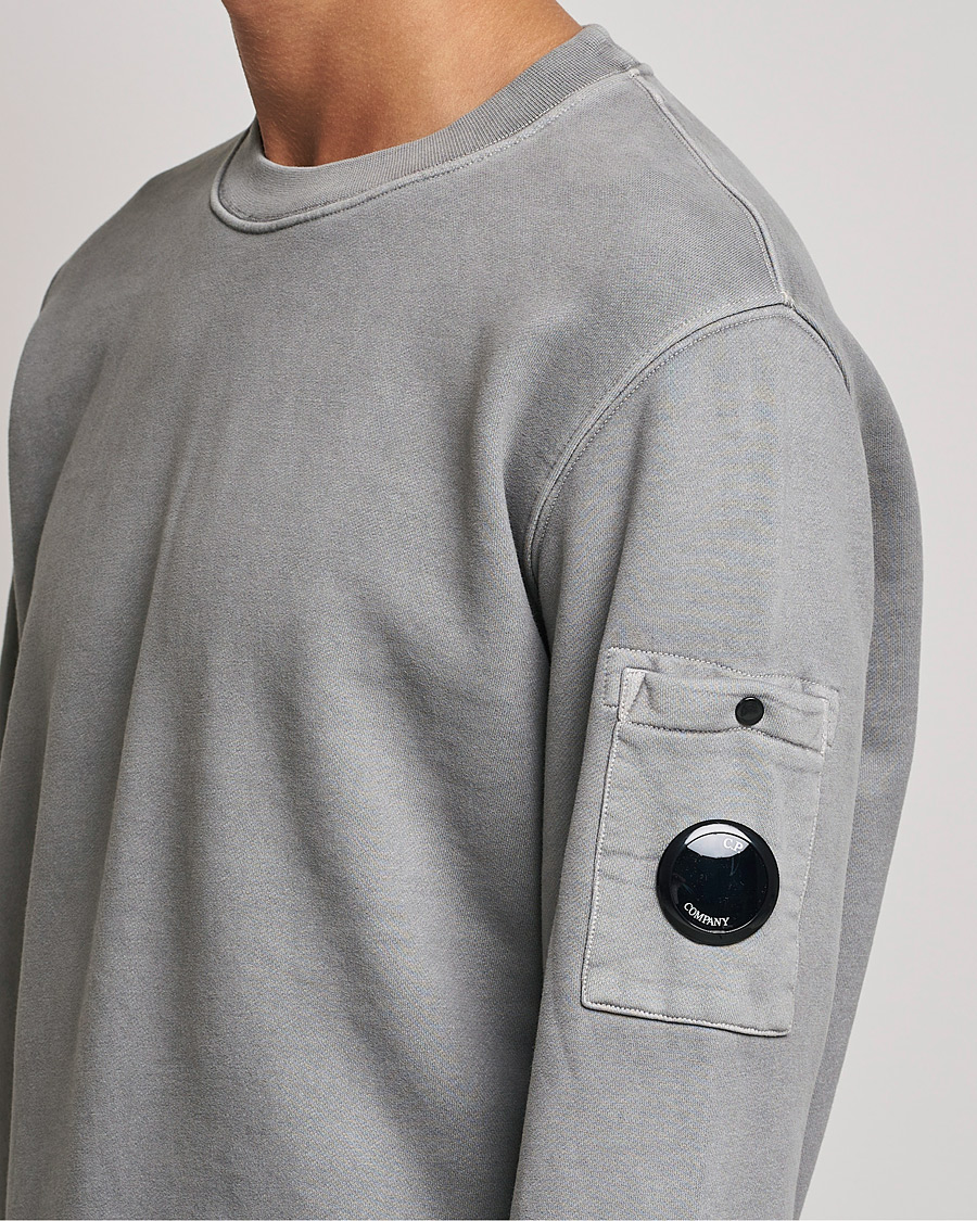 Men | Sweaters & Knitwear | C.P. Company | Brushed Emerized Diagonal Fleece Sweat Grey