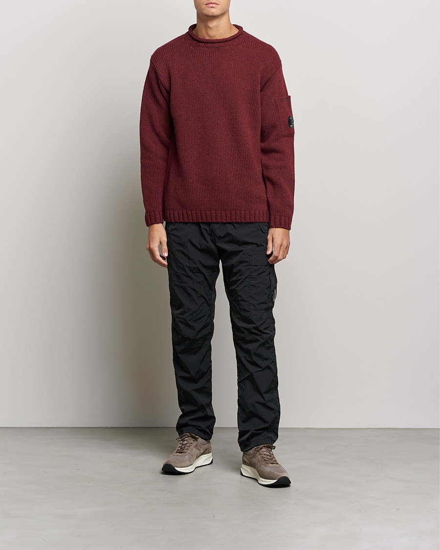 Men | Sweaters & Knitwear | C.P. Company | Lambswool Lens Roundneck Bordeaux