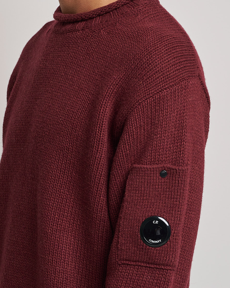 Men | Sweaters & Knitwear | C.P. Company | Lambswool Lens Roundneck Bordeaux