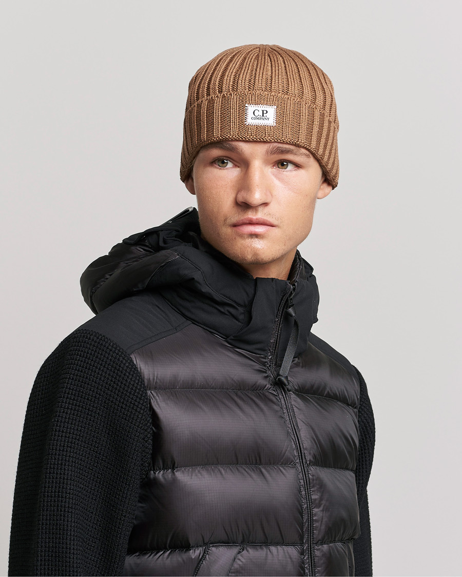 Men | C.P. Company Knitted Merino Logo Beanie Brown | C.P. Company | Knitted Merino Logo Beanie Brown