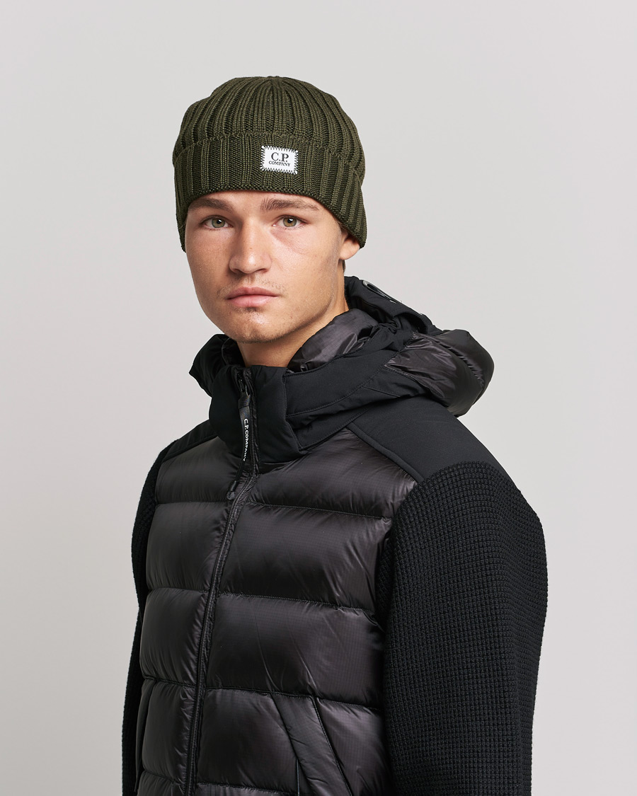 Men | C.P. Company Knitted Merino Logo Beanie Dark Green | C.P. Company | Knitted Merino Logo Beanie Dark Green