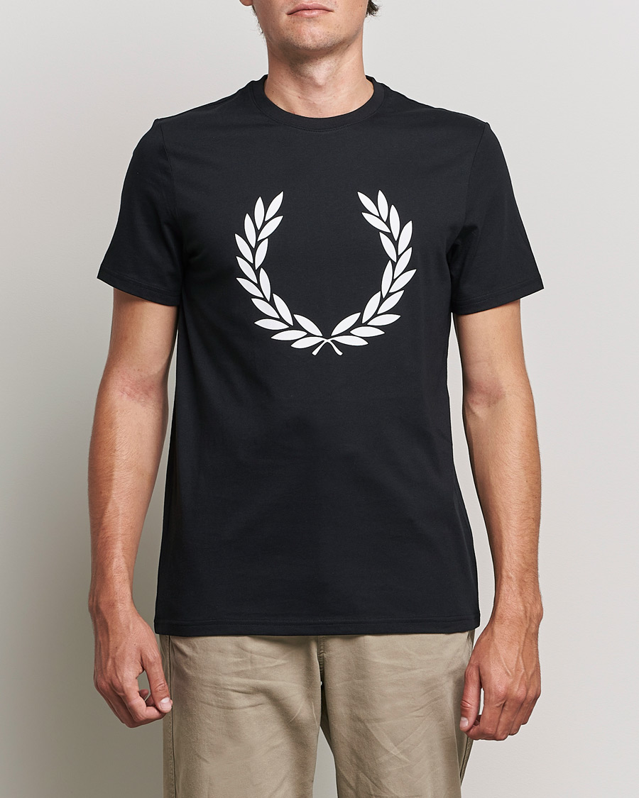 Men | T-Shirts | Fred Perry | Laurel Wreath T-Shirt Black
