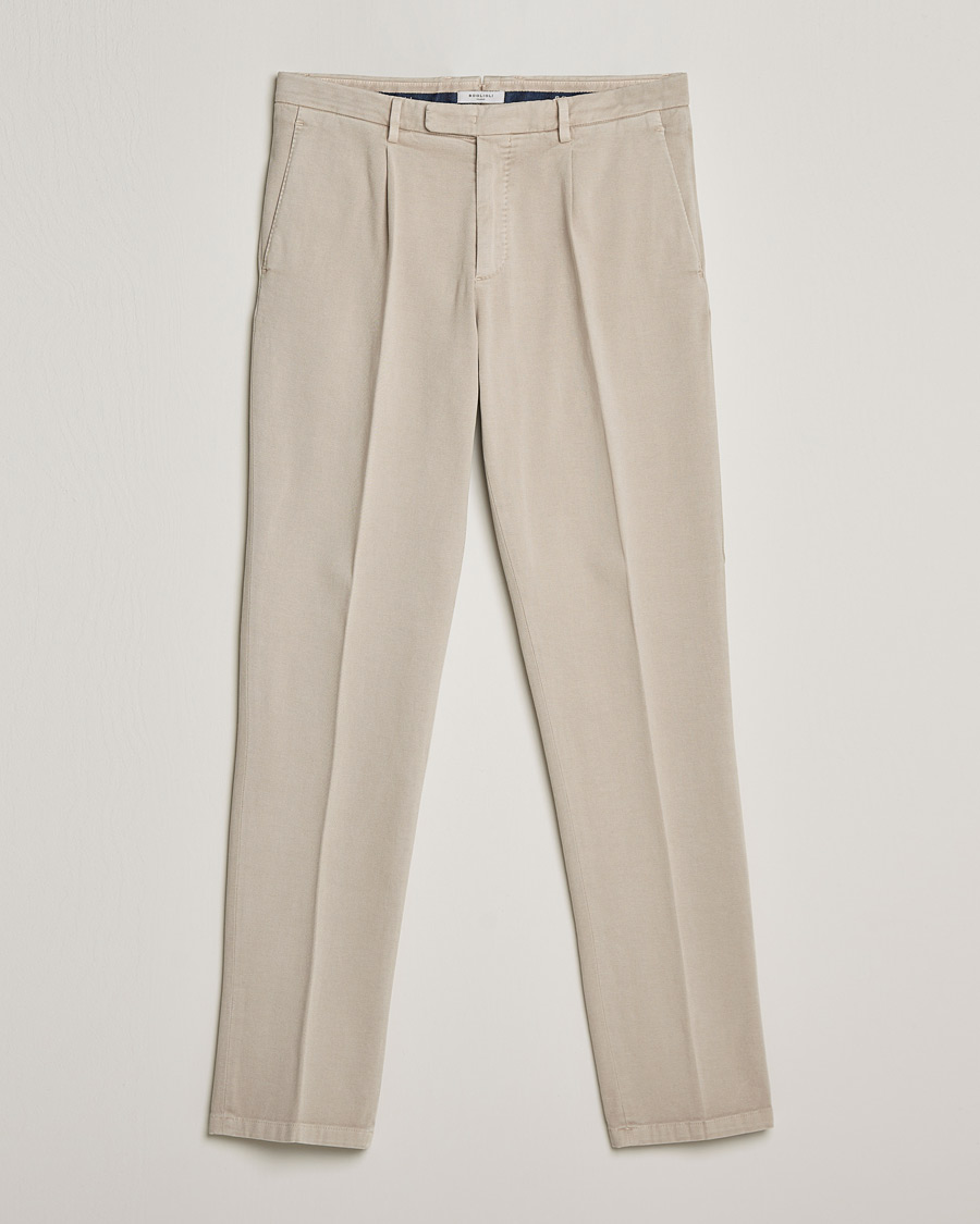Men | Corduroy Trousers | Boglioli | Pleated Cotton Twill Trousers Beige