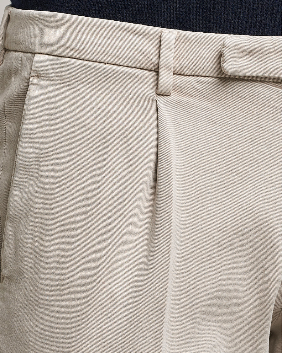 Men | Trousers | Boglioli | Pleated Cotton Twill Trousers Beige