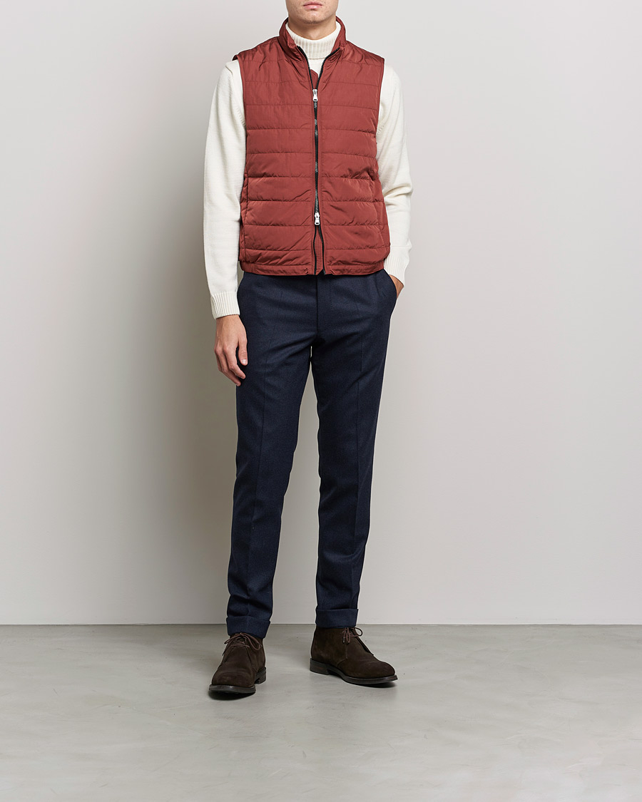 Men | Coats & Jackets | Oscar Jacobson | Liner EVO Waistcoat Soft Red
