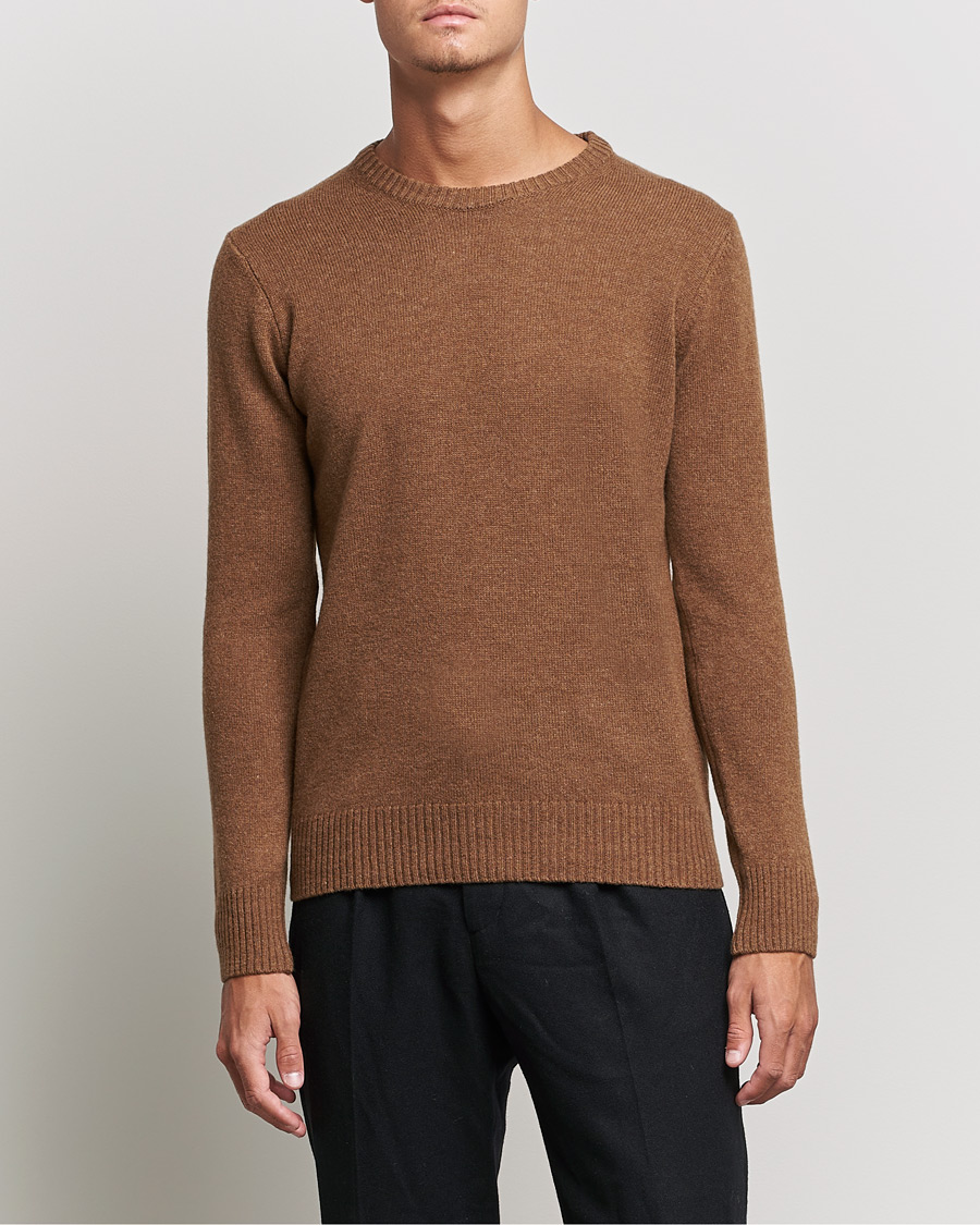 Men | Sweaters & Knitwear | Oscar Jacobson | Emerson Patch Wool Roundneck Brown