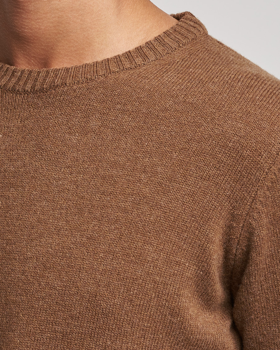 Men | Sweaters & Knitwear | Oscar Jacobson | Emerson Patch Wool Roundneck Brown